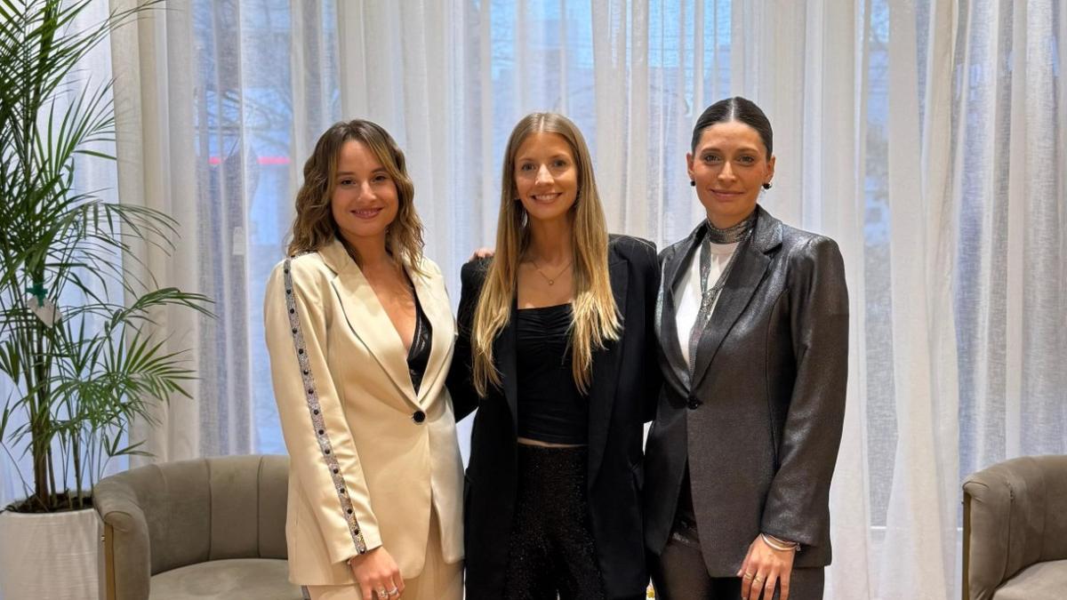 Una alquilaba vestidos de fiesta, la otra tenía un beauty center y se unieron para resolver una noche especial